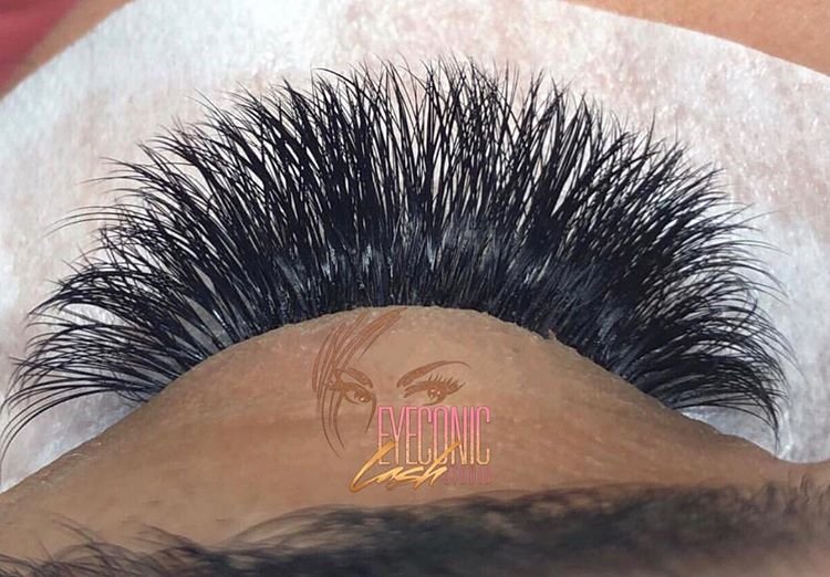 25 Eyeconic Lash Studio